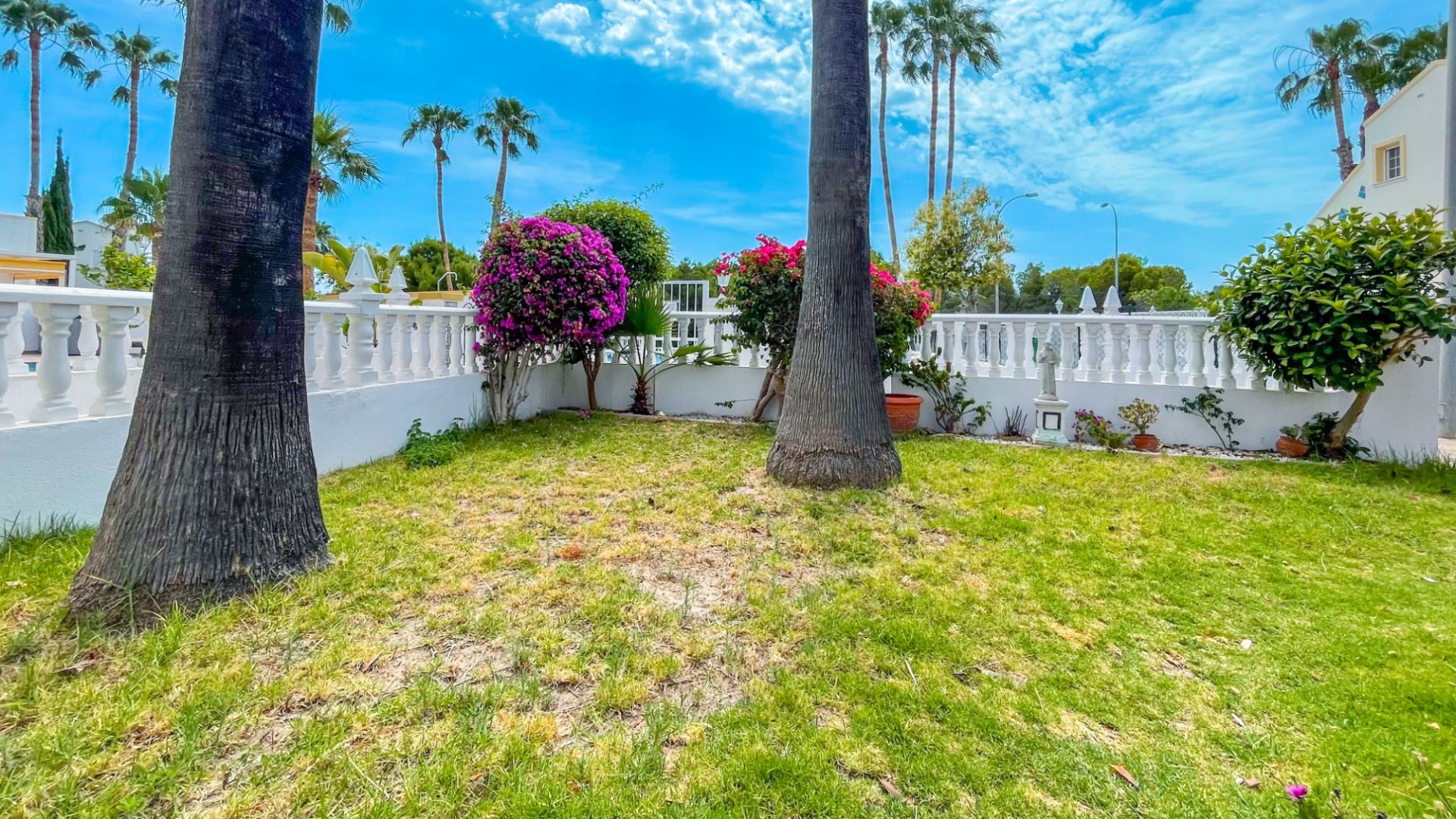 Resale - Townhouse -
Orihuela Costa - La Rioja