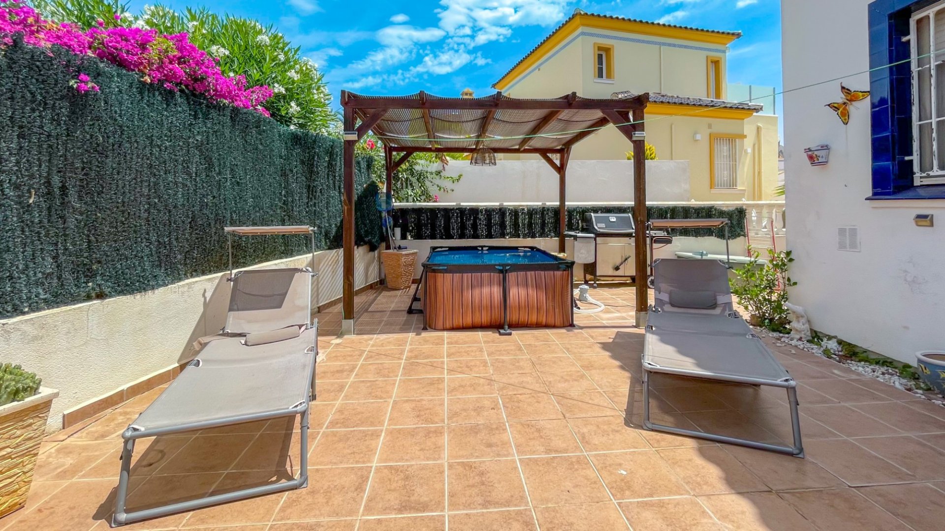 Resale - Townhouse -
Orihuela Costa - La Rioja