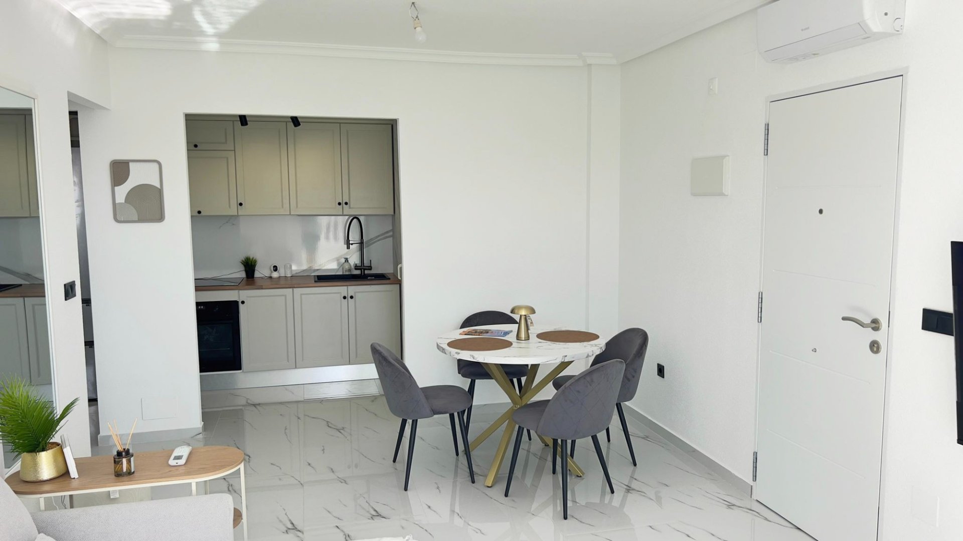 Resale - Townhouse -
Orihuela Costa - La Zenia