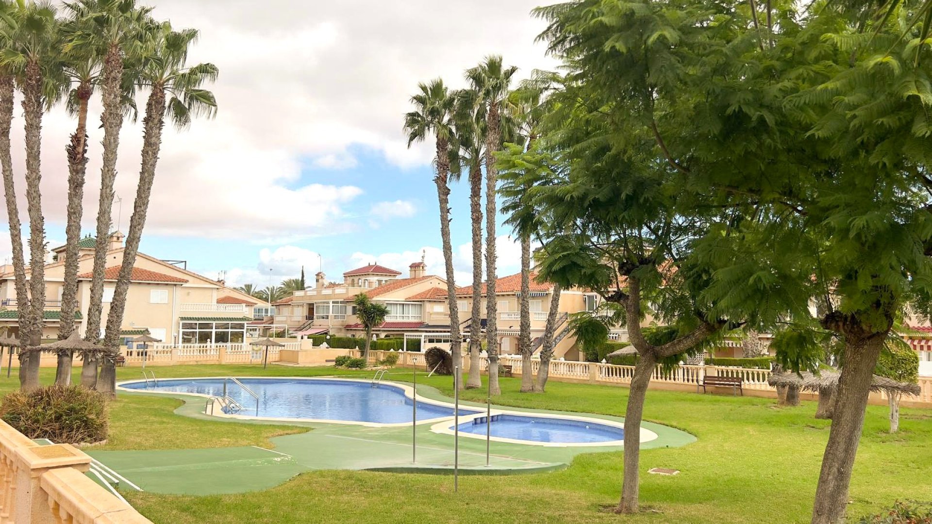 Resale - Townhouse -
Orihuela Costa - La Zenia