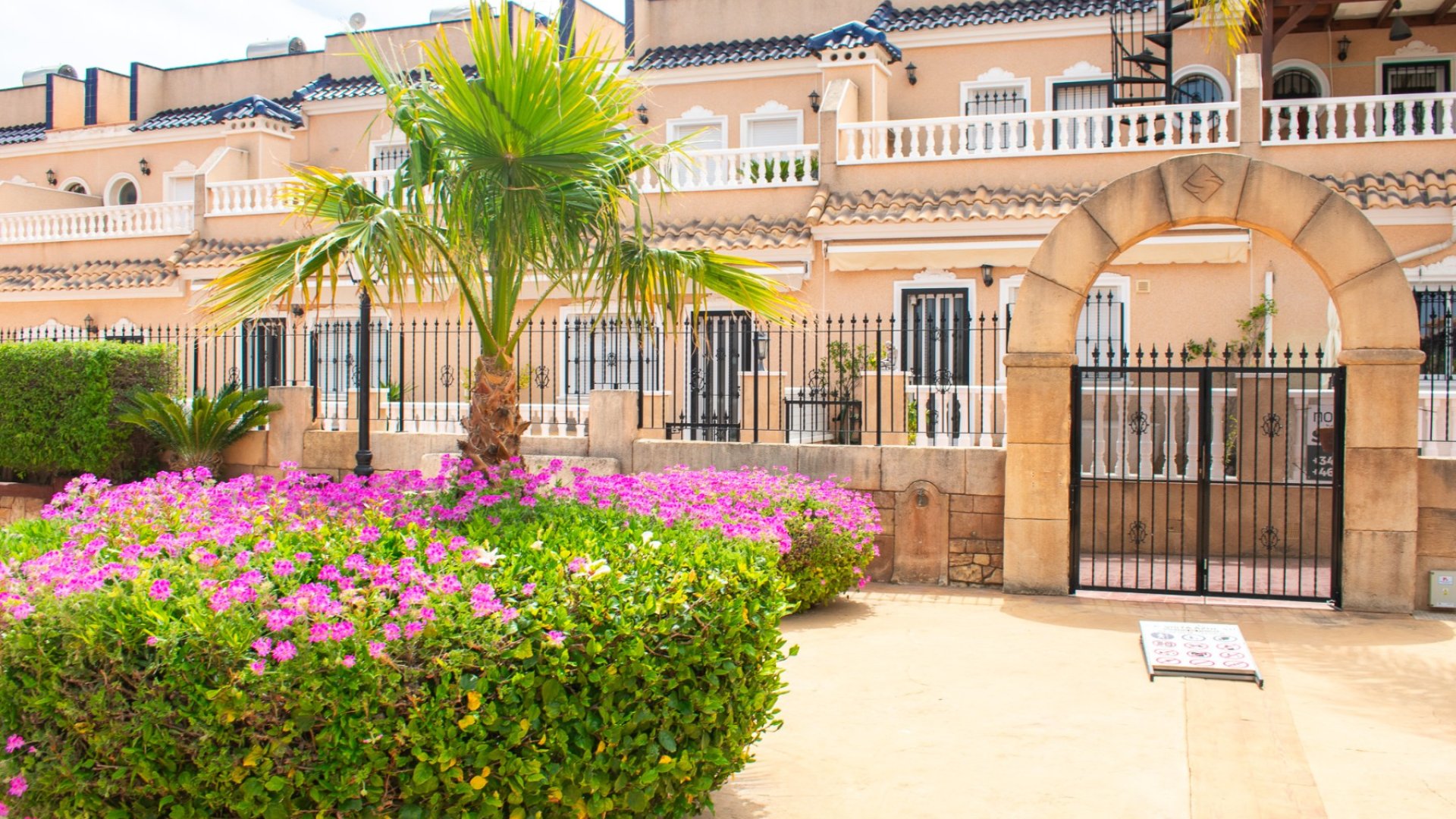 Resale - Townhouse -
Orihuela Costa - Los Dolses