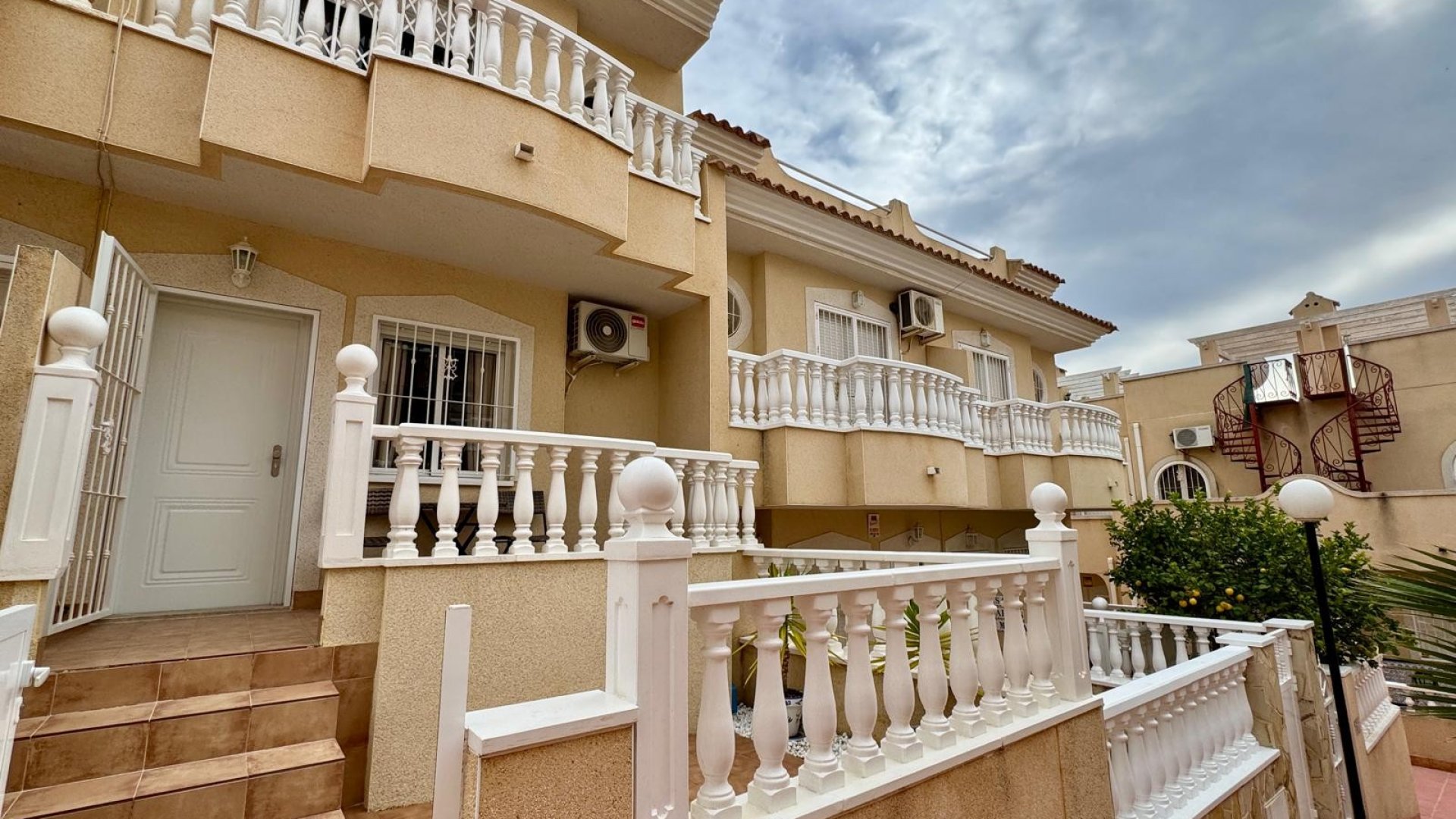 Resale - Townhouse -
Orihuela Costa - Villamartín