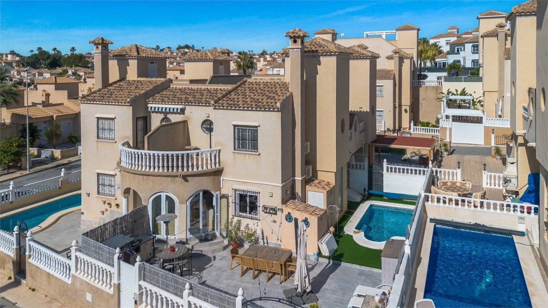 Resale - Townhouse -
Orihuela Costa - Villamartín