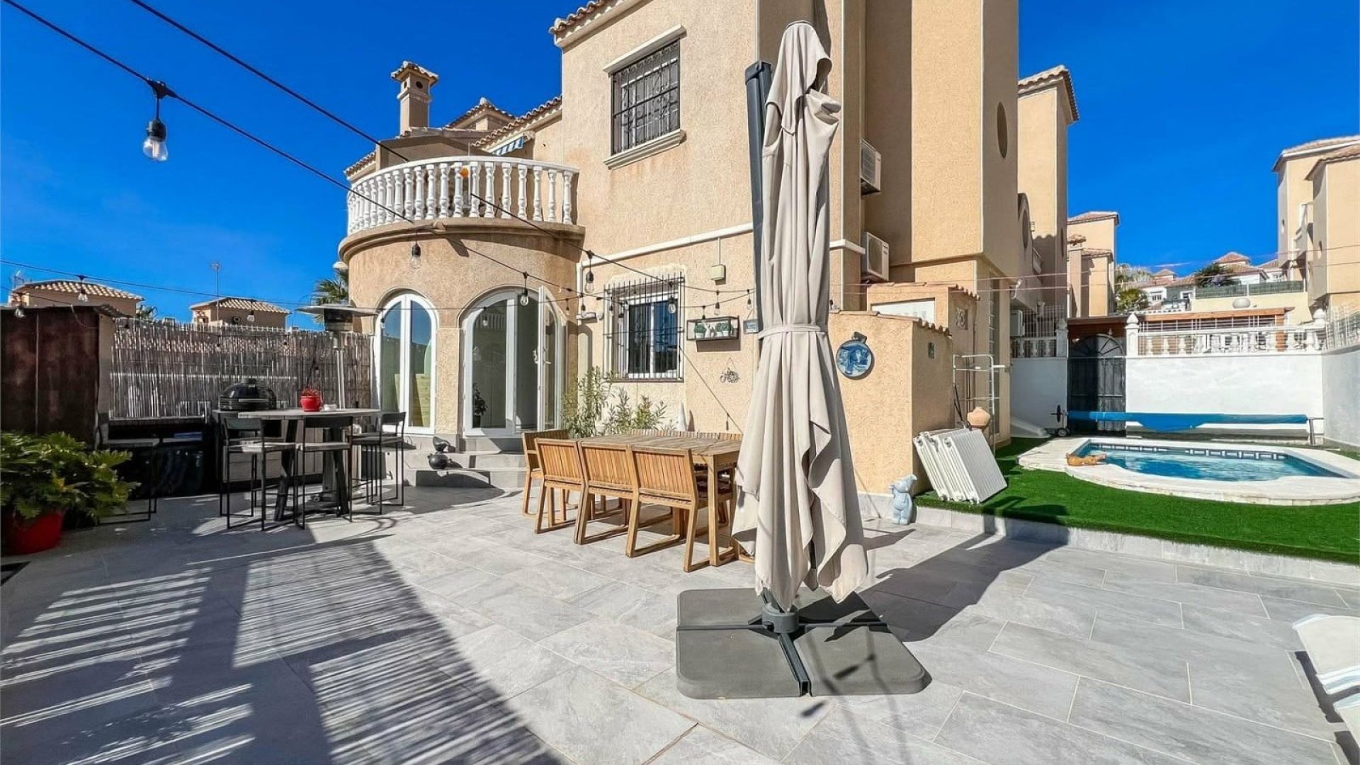 Resale - Townhouse -
Orihuela Costa - Villamartín