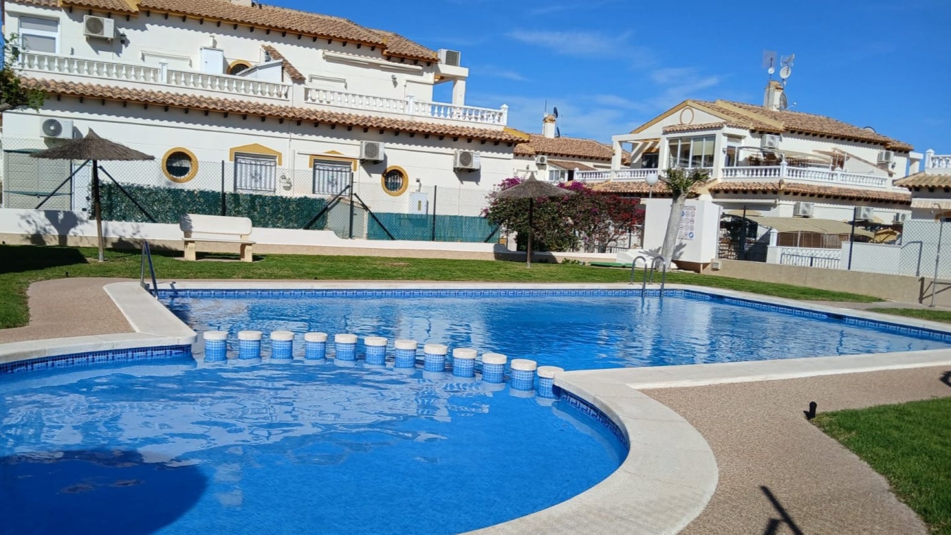 Resale - Townhouse -
Orihuela Costa