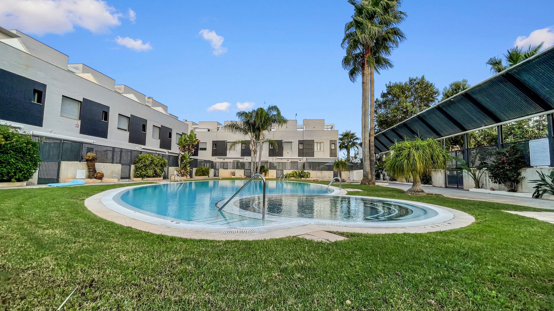 Resale - Townhouse -
Pilar de la Horadada - El Mojón