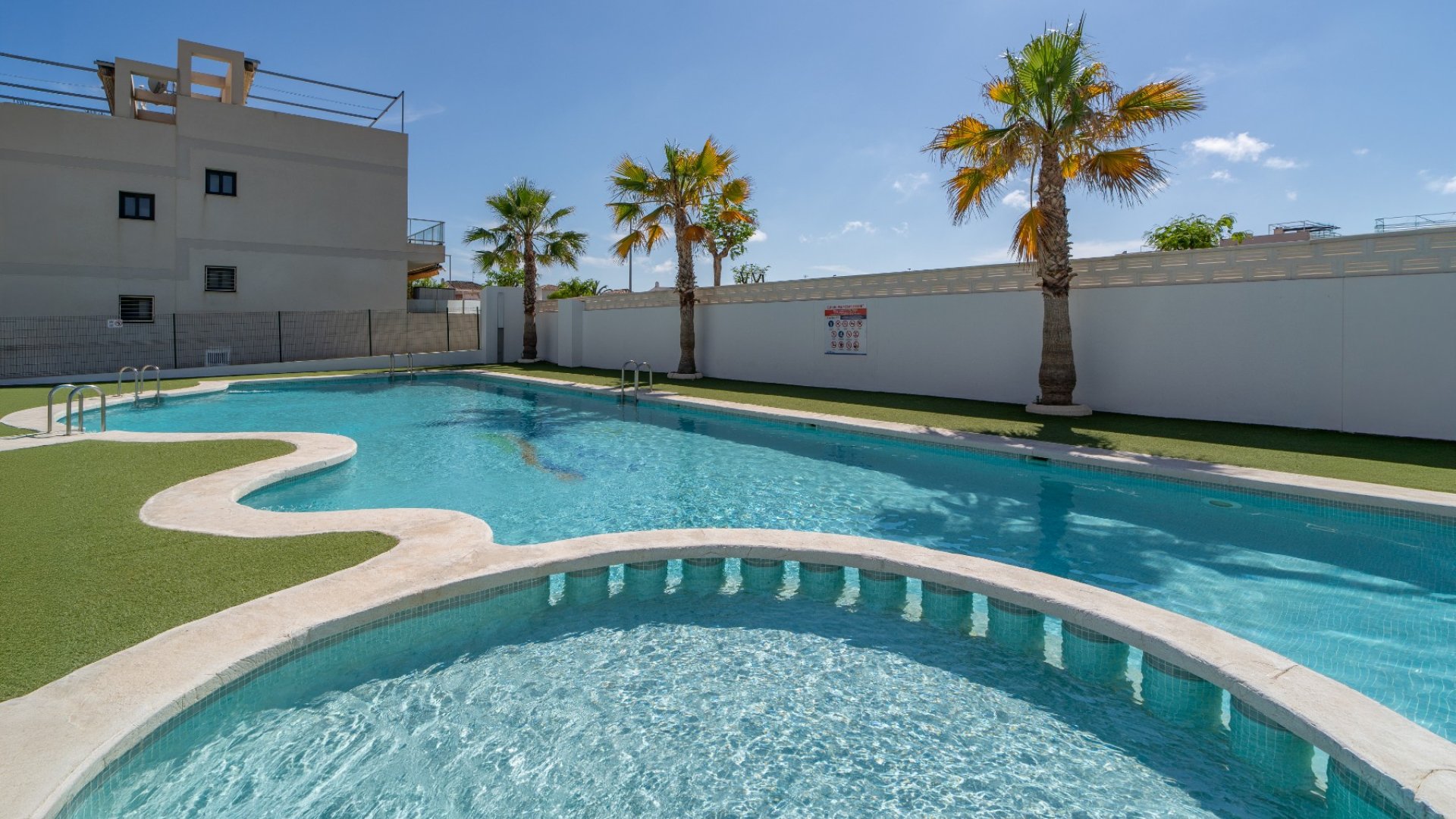 Resale - Townhouse -
Pilar de la Horadada - Mil Palmeras