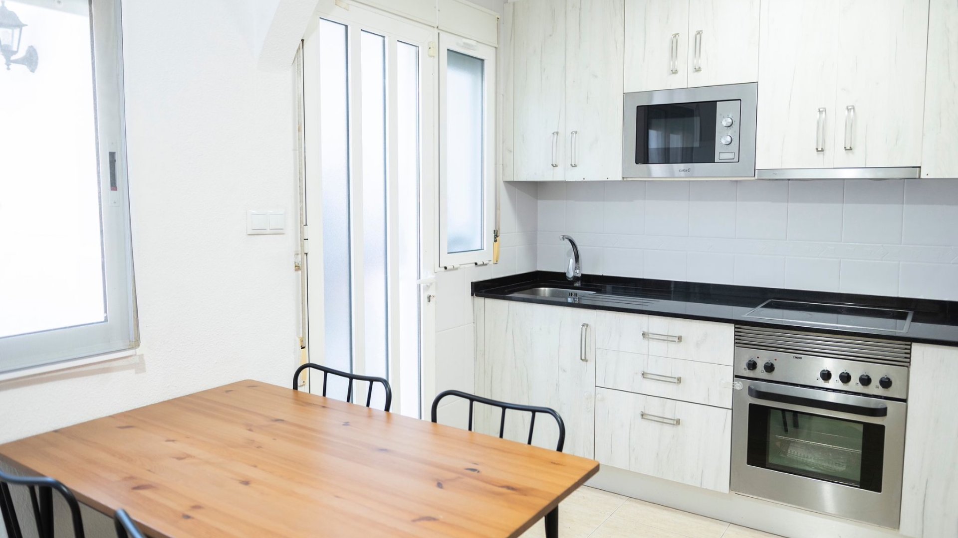 Resale - Townhouse -
San Javier