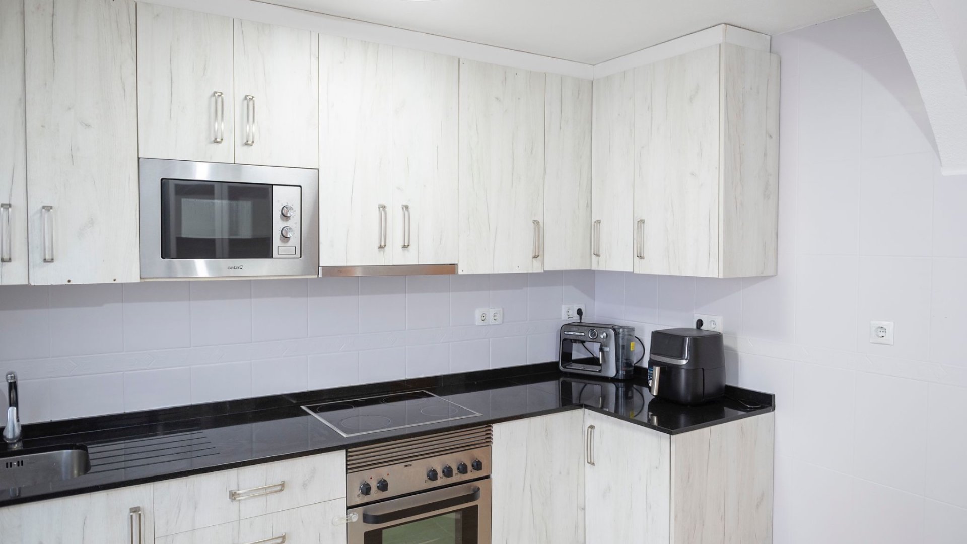 Resale - Townhouse -
San Javier