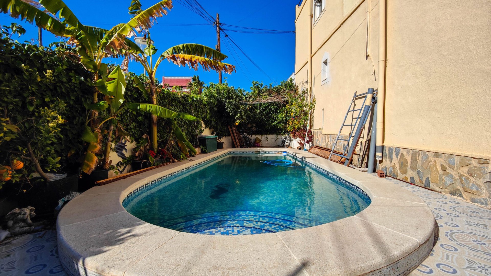 Resale - Townhouse -
San Miguel de Salinas