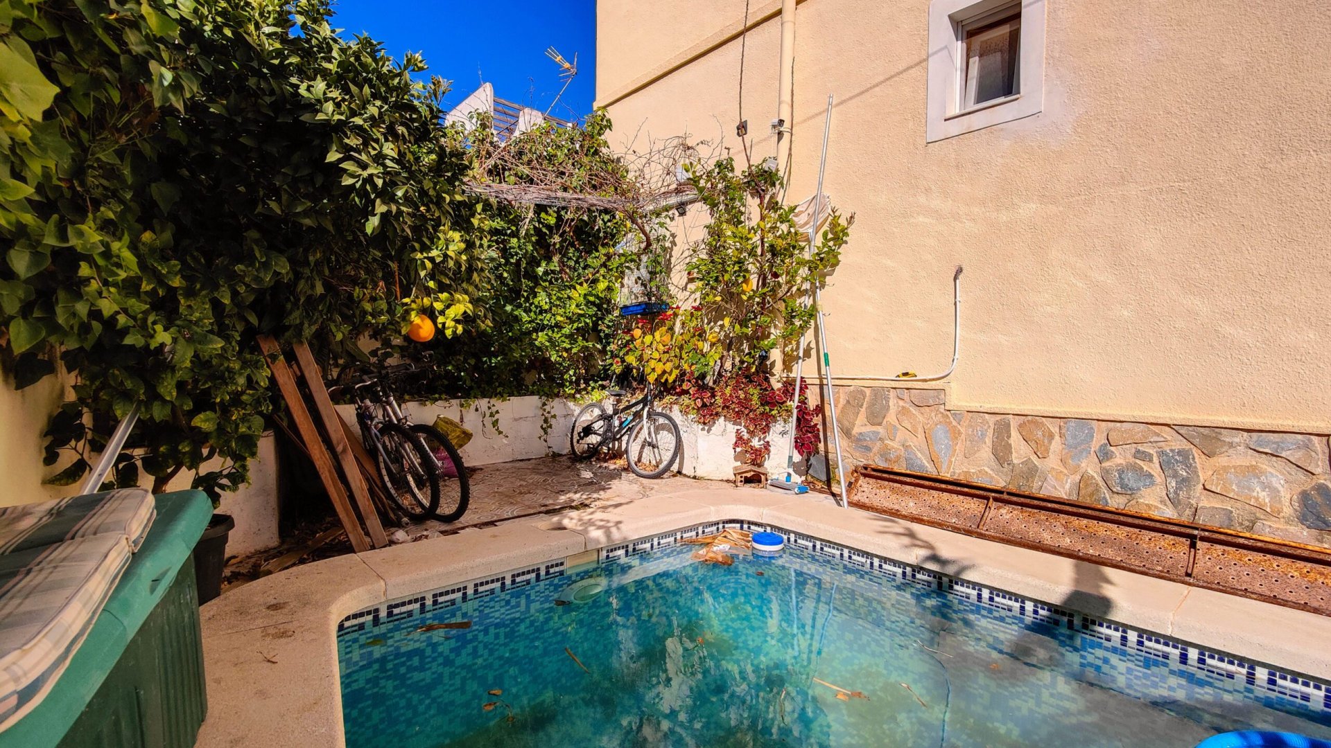 Resale - Townhouse -
San Miguel de Salinas