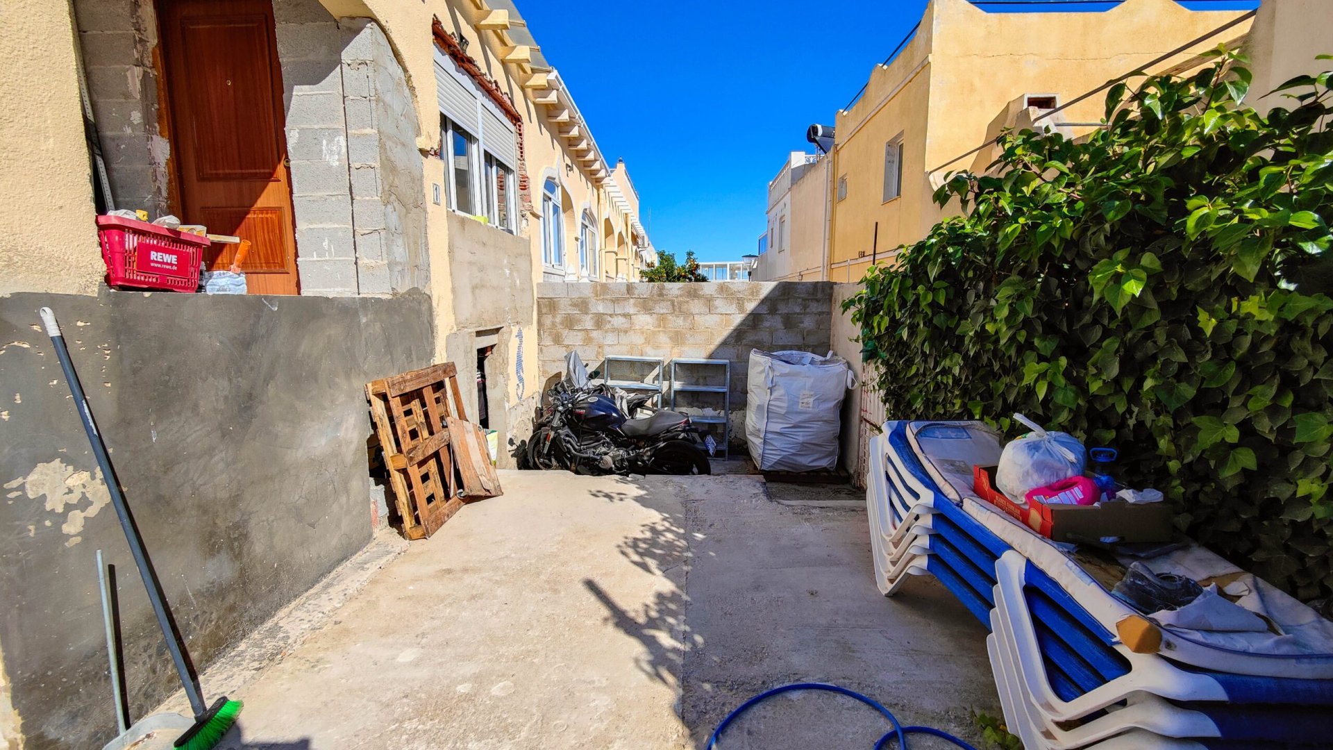 Resale - Townhouse -
San Miguel de Salinas