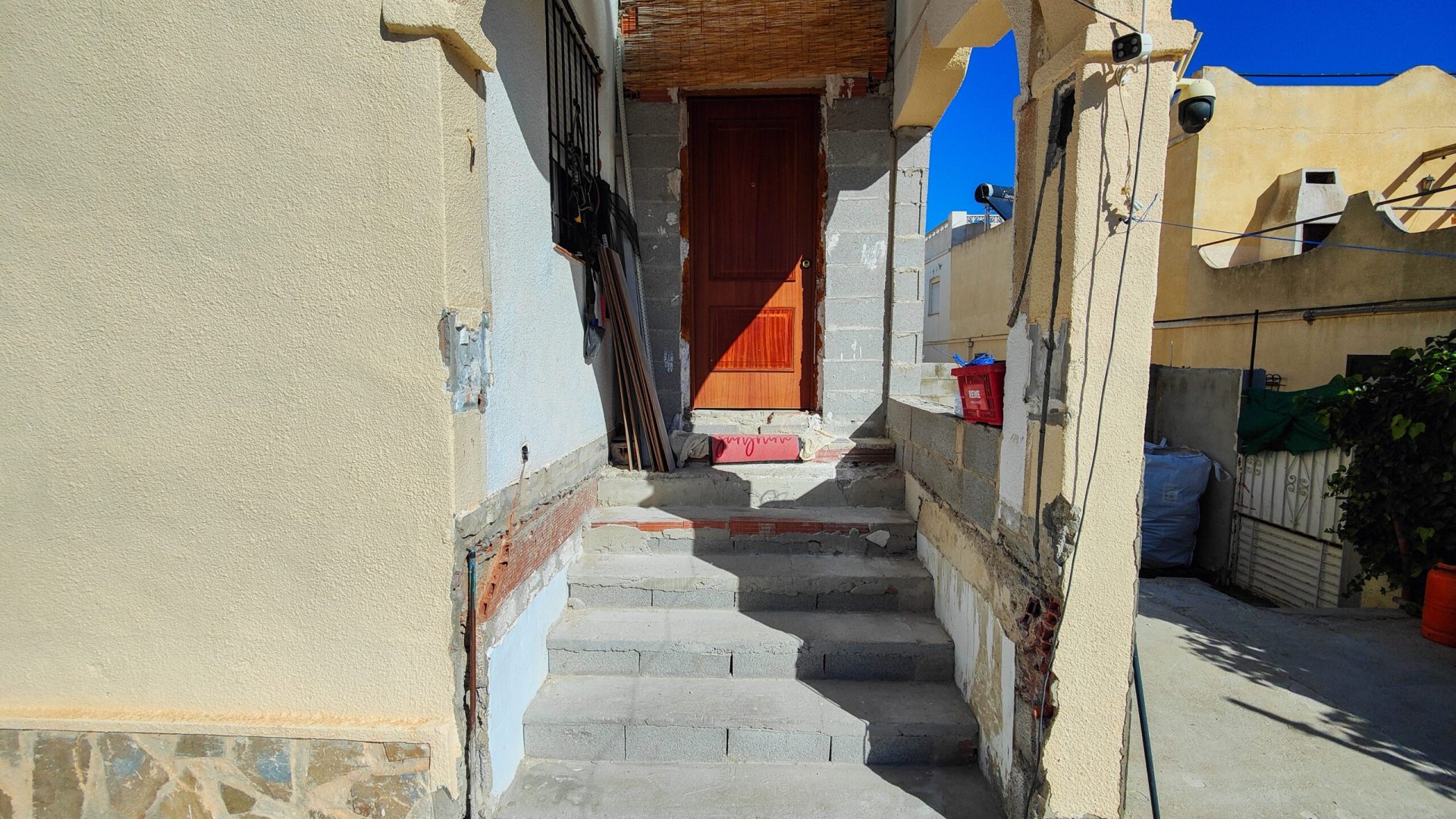 Resale - Townhouse -
San Miguel de Salinas