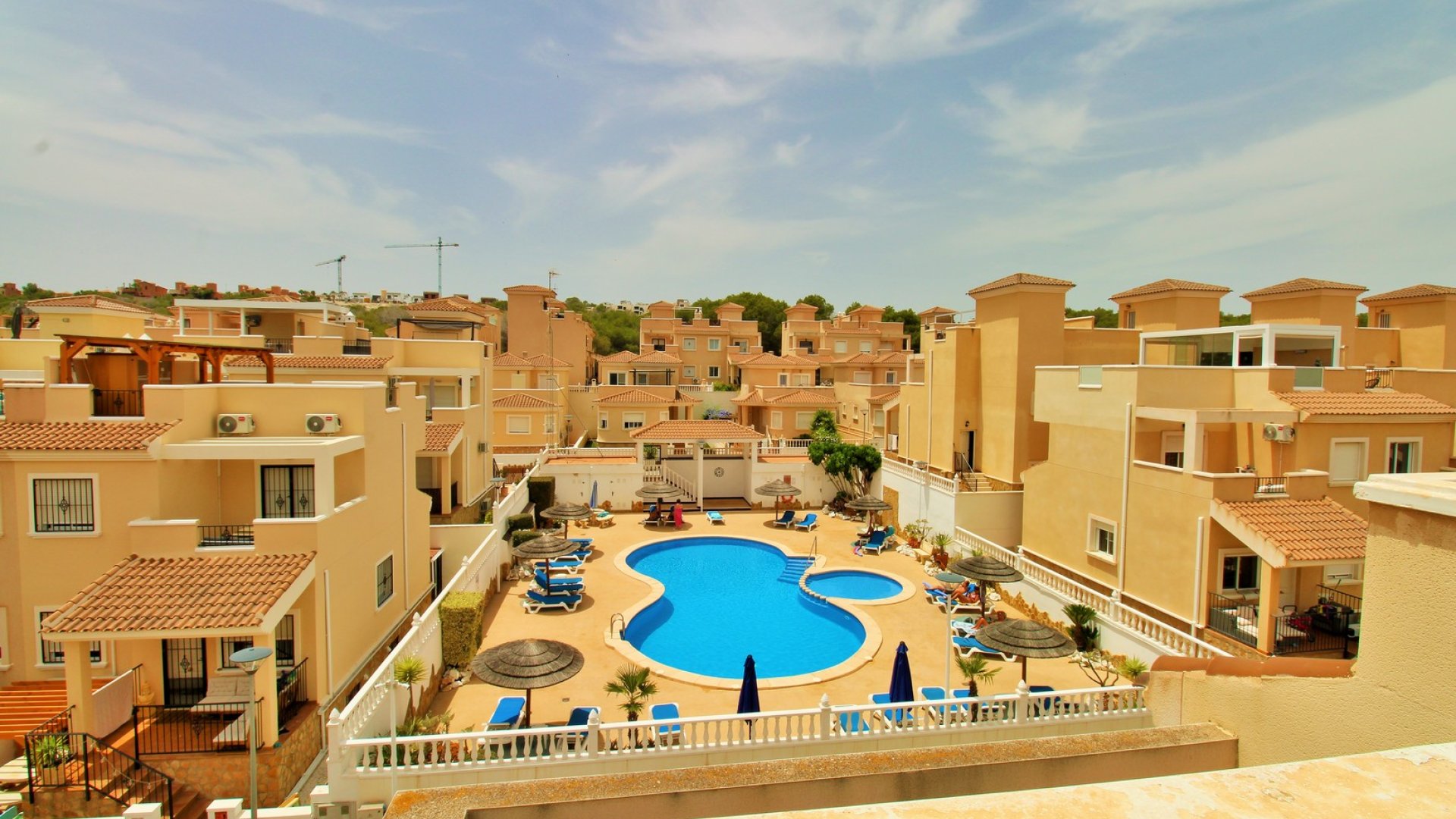 Resale - Townhouse -
San Miguel de Salinas