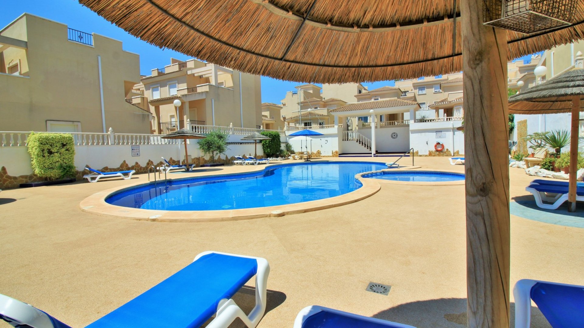 Resale - Townhouse -
San Miguel de Salinas