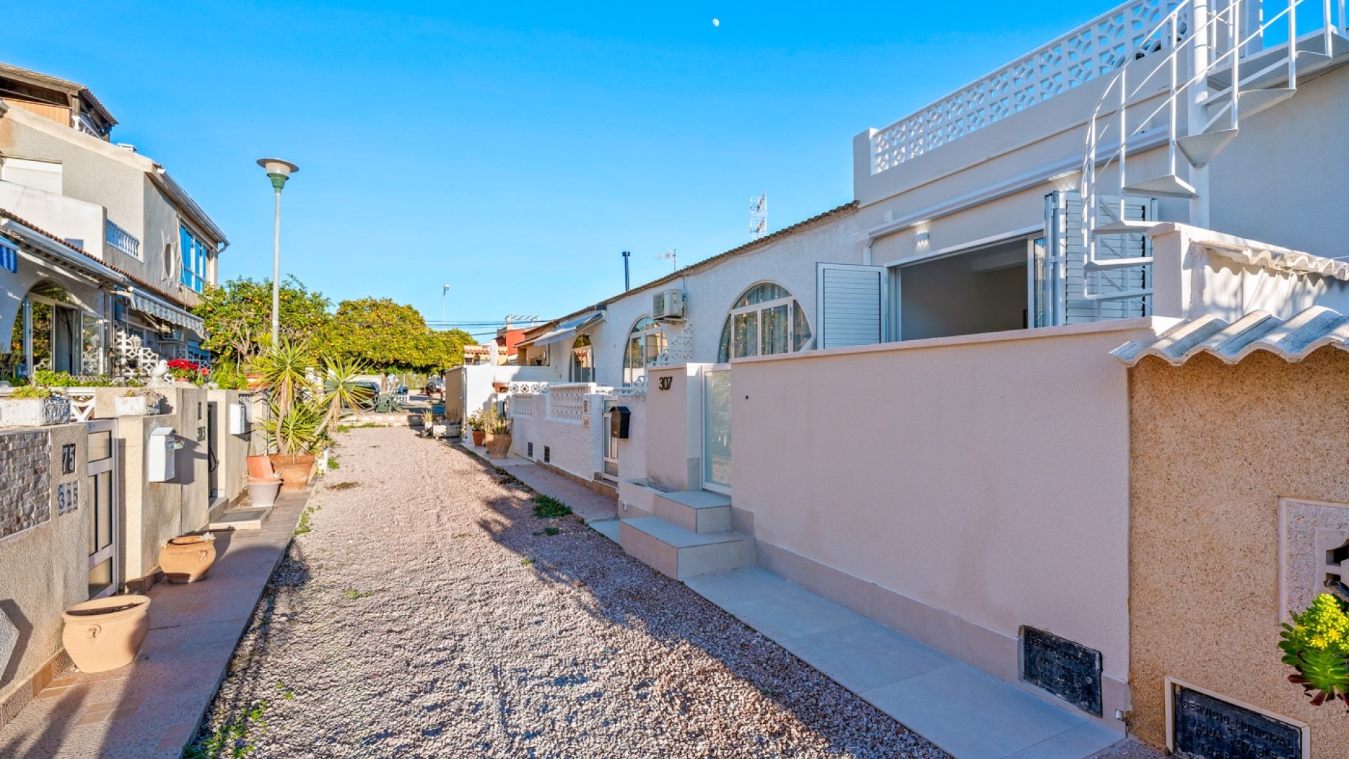 Resale - Townhouse -
Torrevieja - El Chaparral