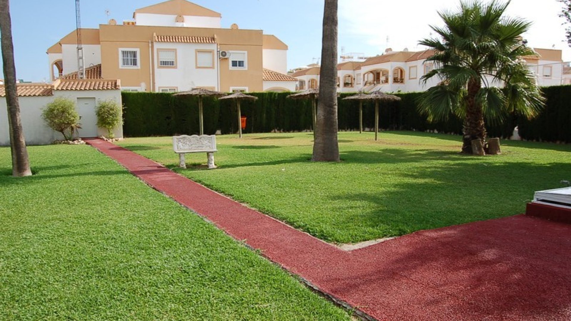 Resale - Townhouse -
Torrevieja - El Limonar