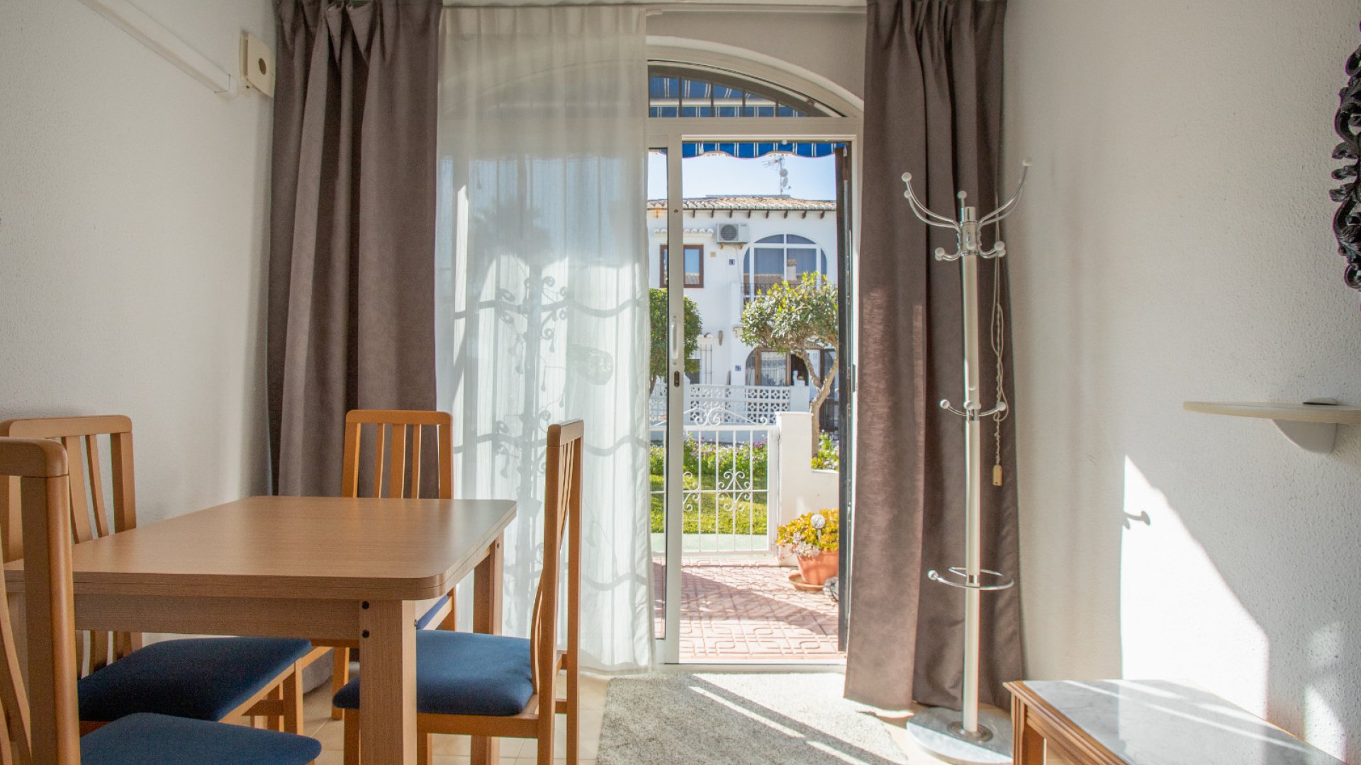 Resale - Townhouse -
Torrevieja - Lago Jardin