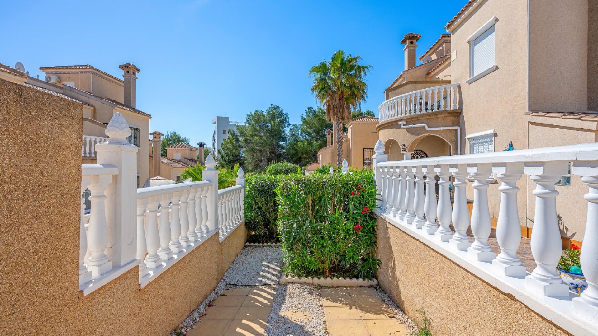 Resale - Townhouse -
Villamartín - Costa Blanca