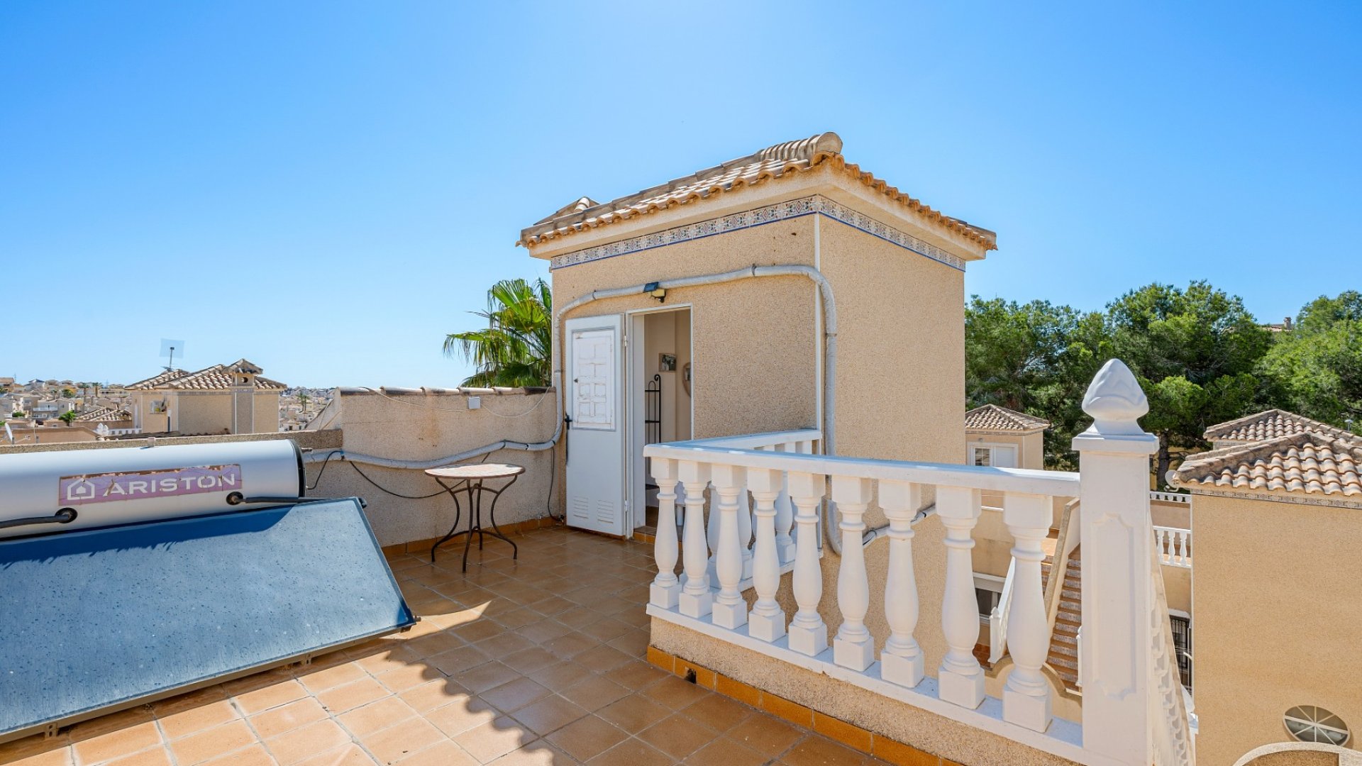 Resale - Townhouse -
Villamartín - Costa Blanca