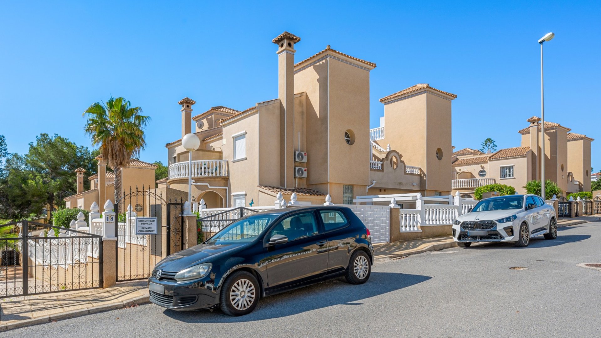 Resale - Townhouse -
Villamartín - Costa Blanca