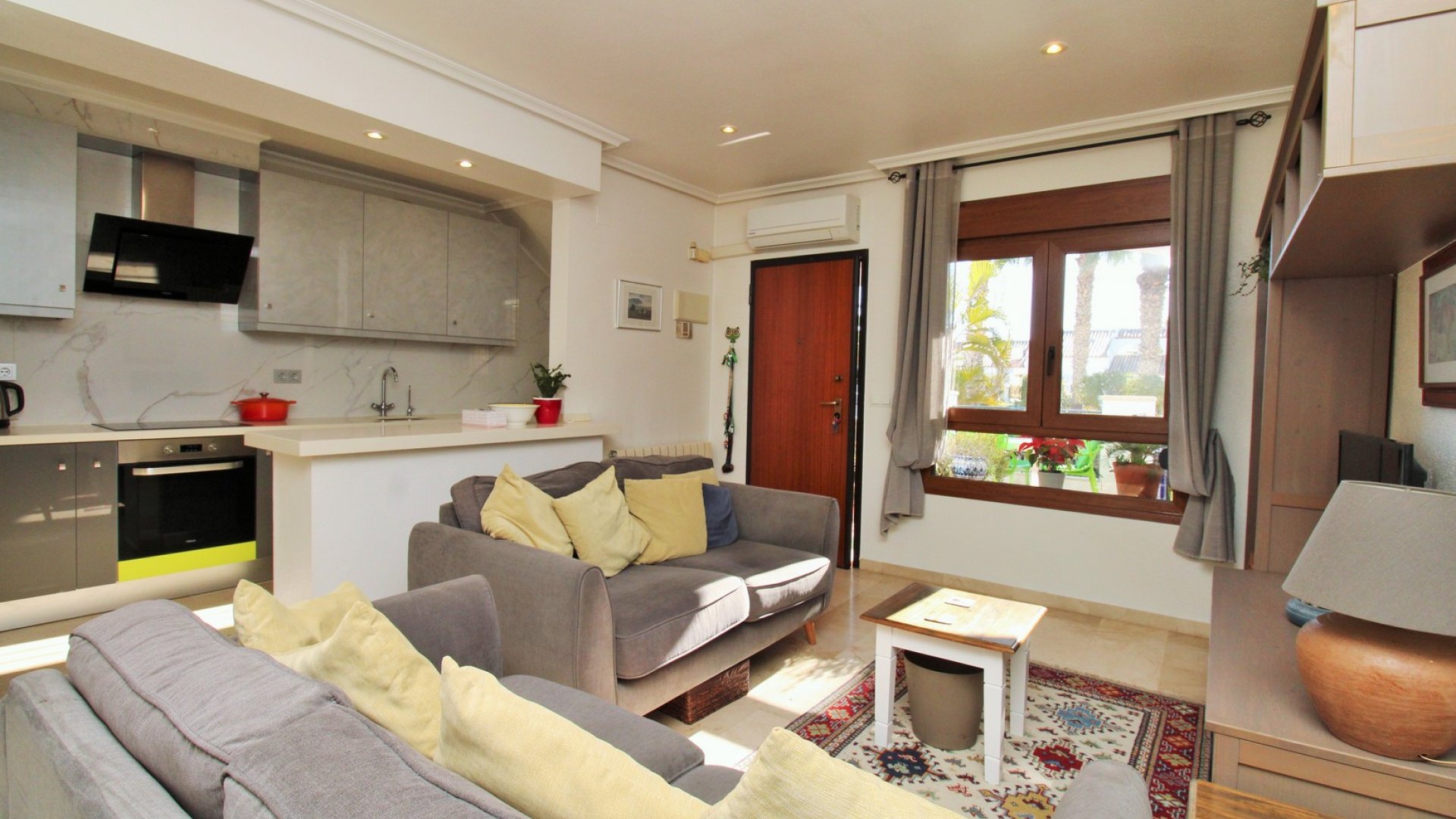 Resale - Townhouse -
Villamartín - PAU 8