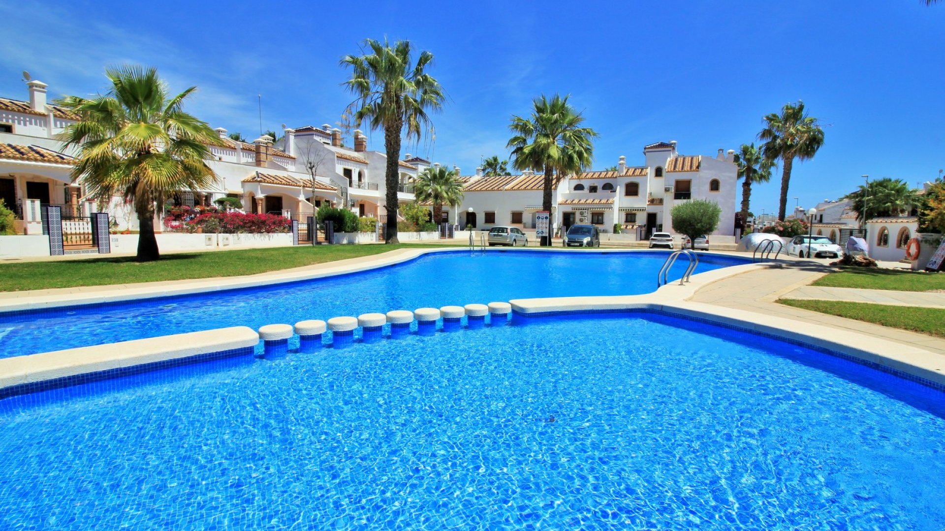 Resale - Townhouse -
Villamartín - PAU 8