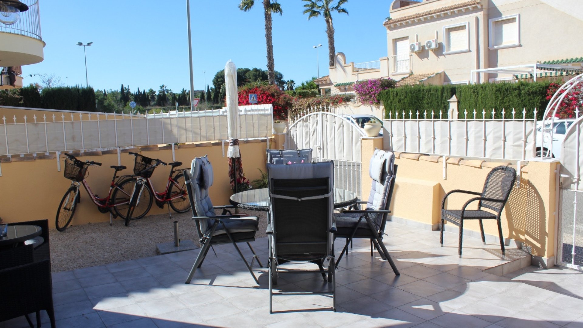 Resale - Townhouse -
Villamartín - PAU 8