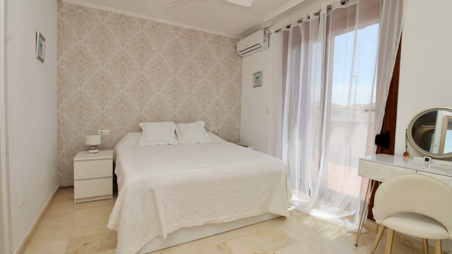 Resale - Townhouse -
Villamartín - PAU 8