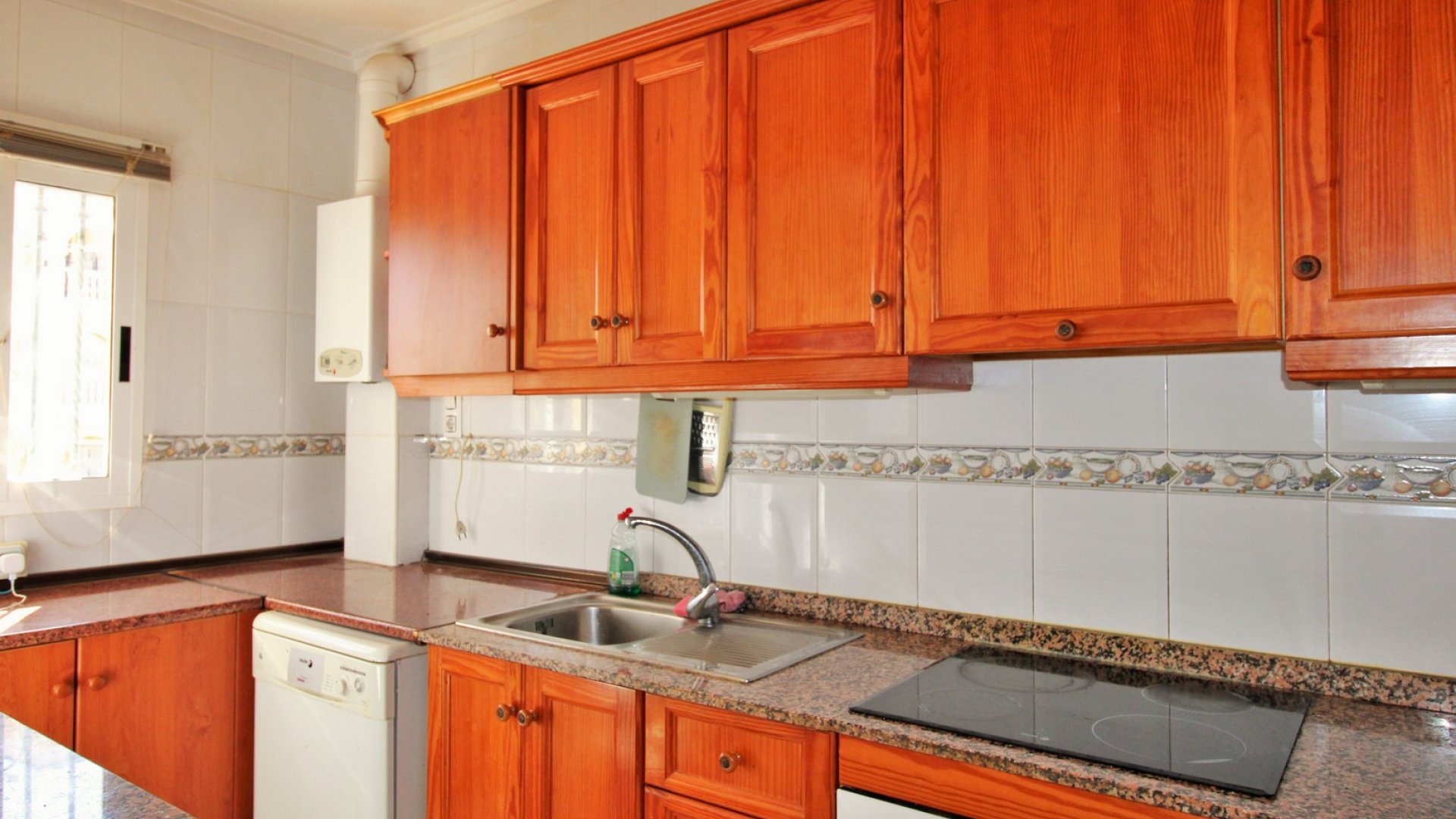 Resale - Townhouse -
Villamartín