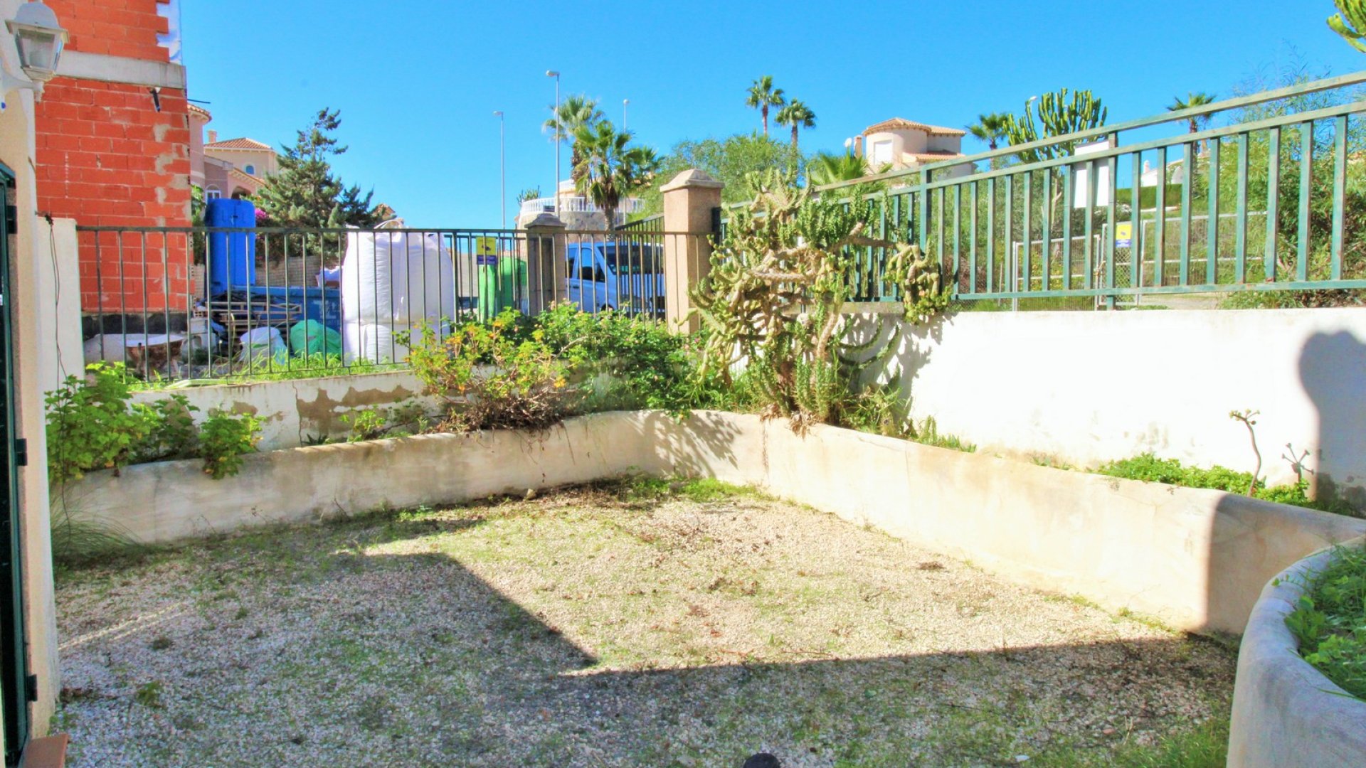 Resale - Townhouse -
Villamartín