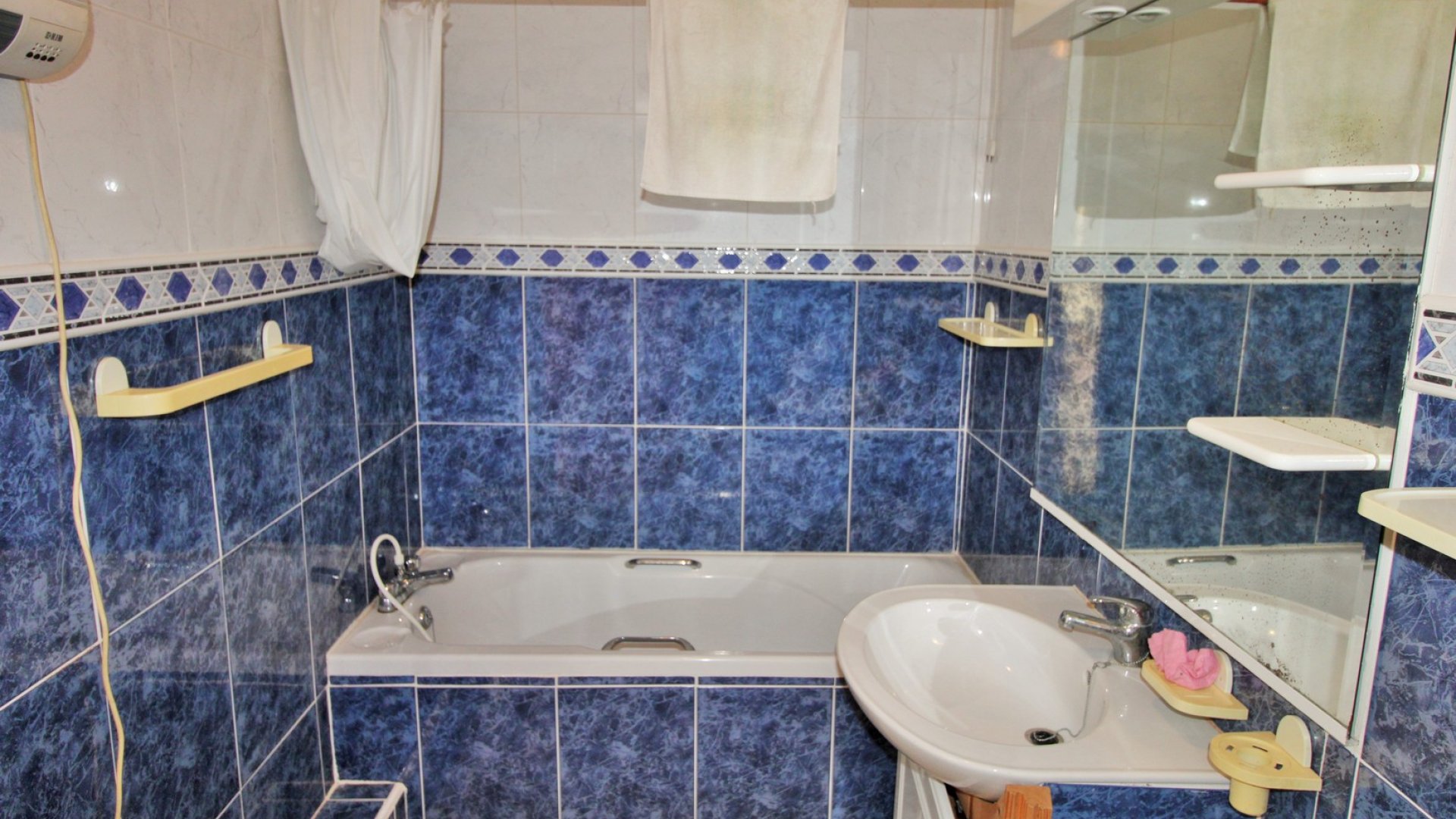 Resale - Townhouse -
Villamartín