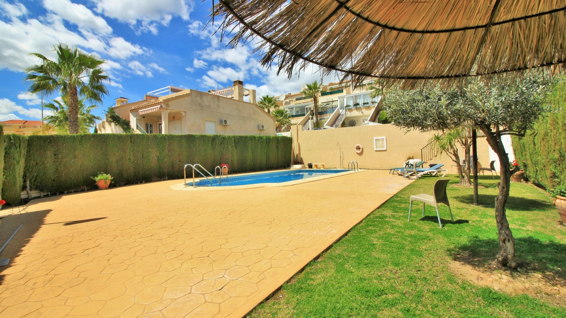 Resale - Townhouse -
Villamartín