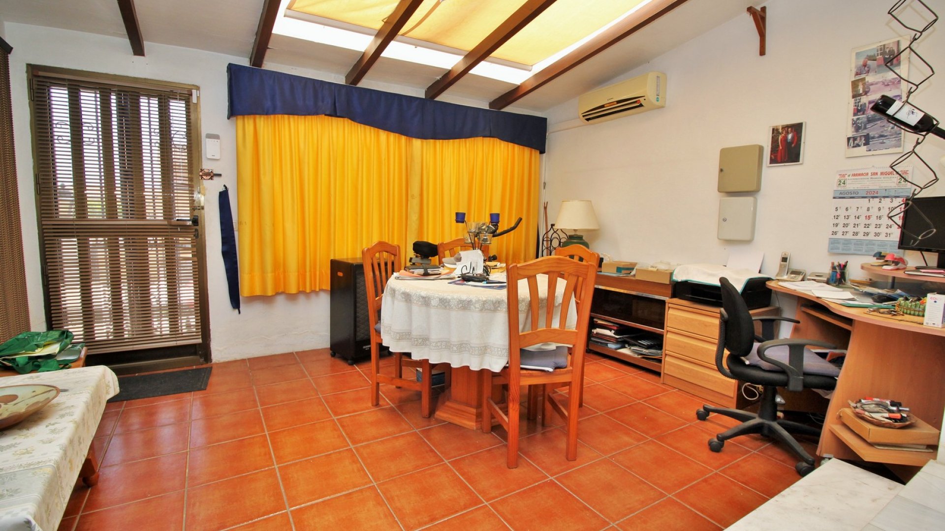 Resale - Townhouse -
Villamartín