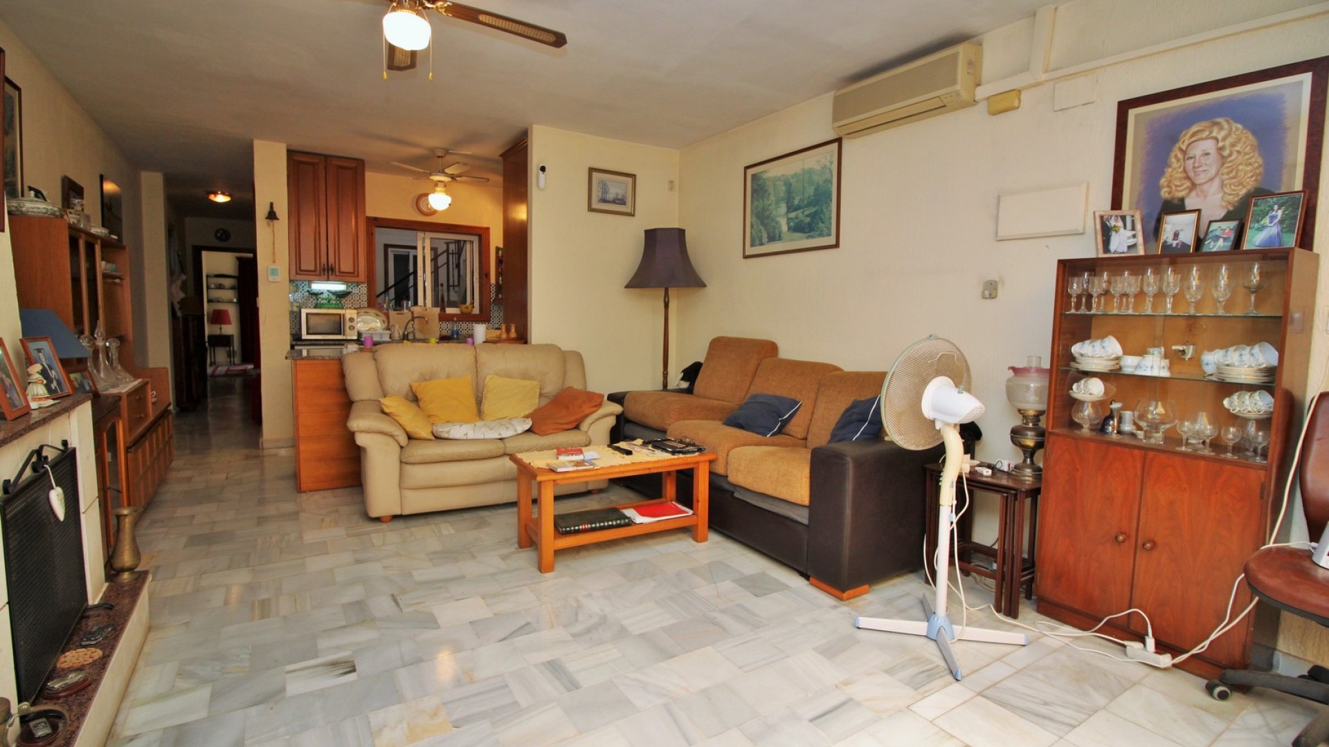 Resale - Townhouse -
Villamartín