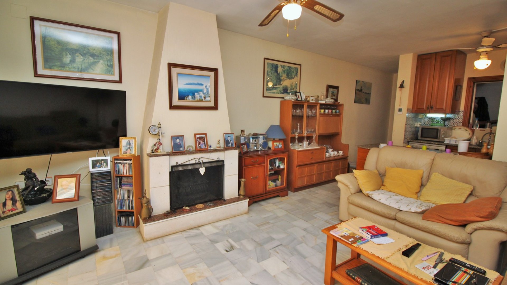 Resale - Townhouse -
Villamartín