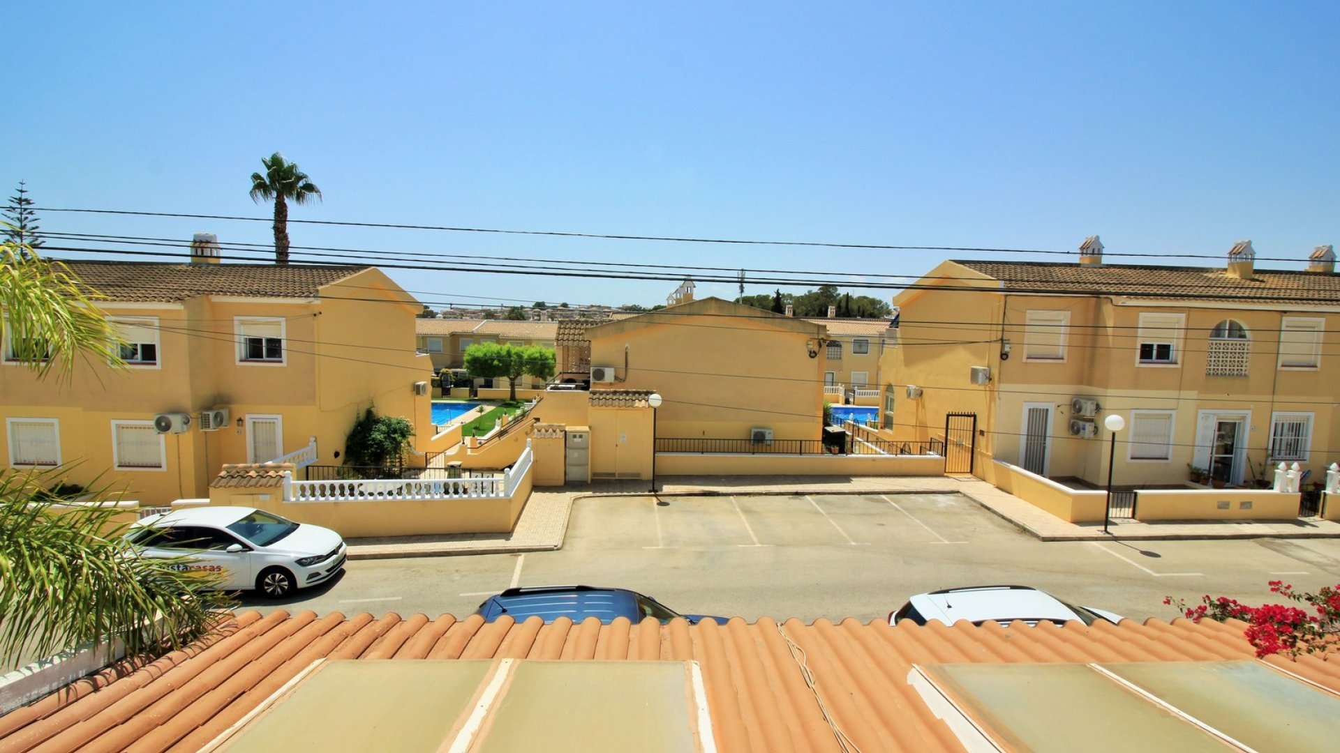 Resale - Townhouse -
Villamartín