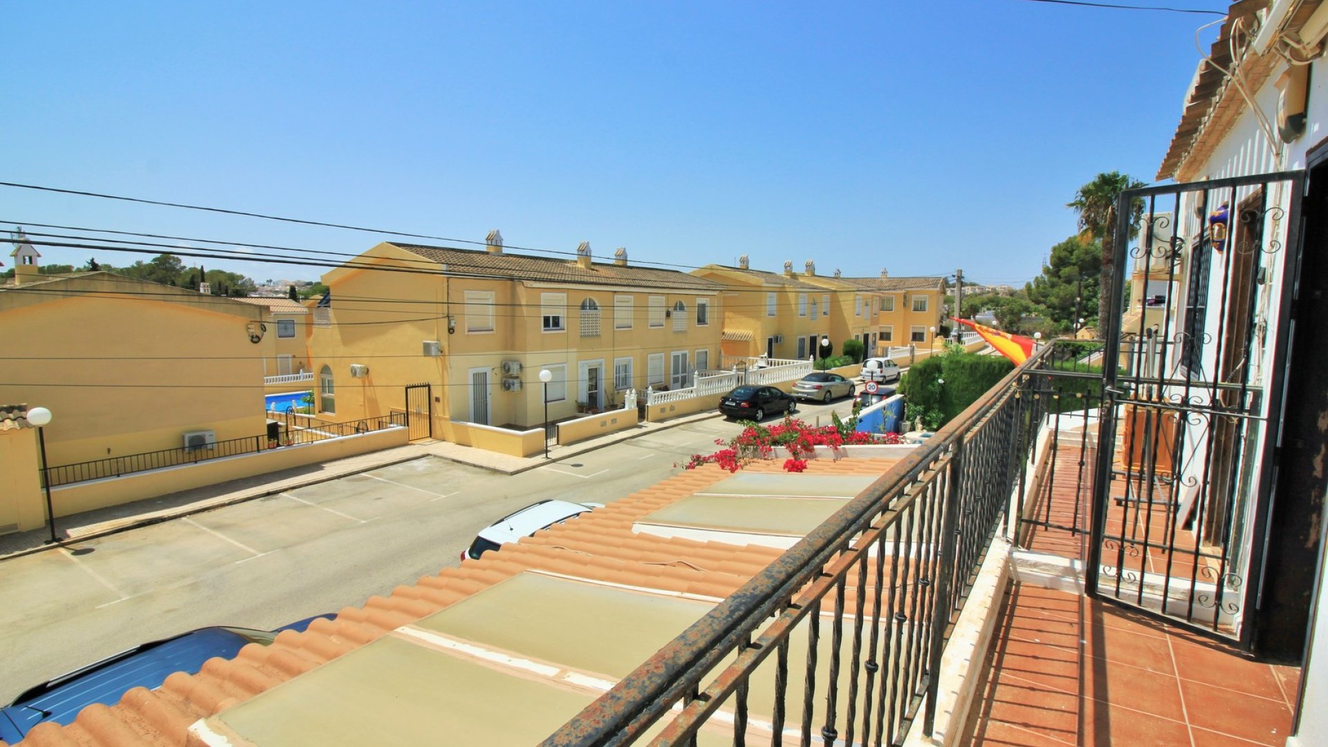 Resale - Townhouse -
Villamartín