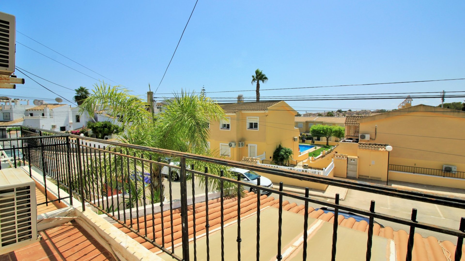 Resale - Townhouse -
Villamartín