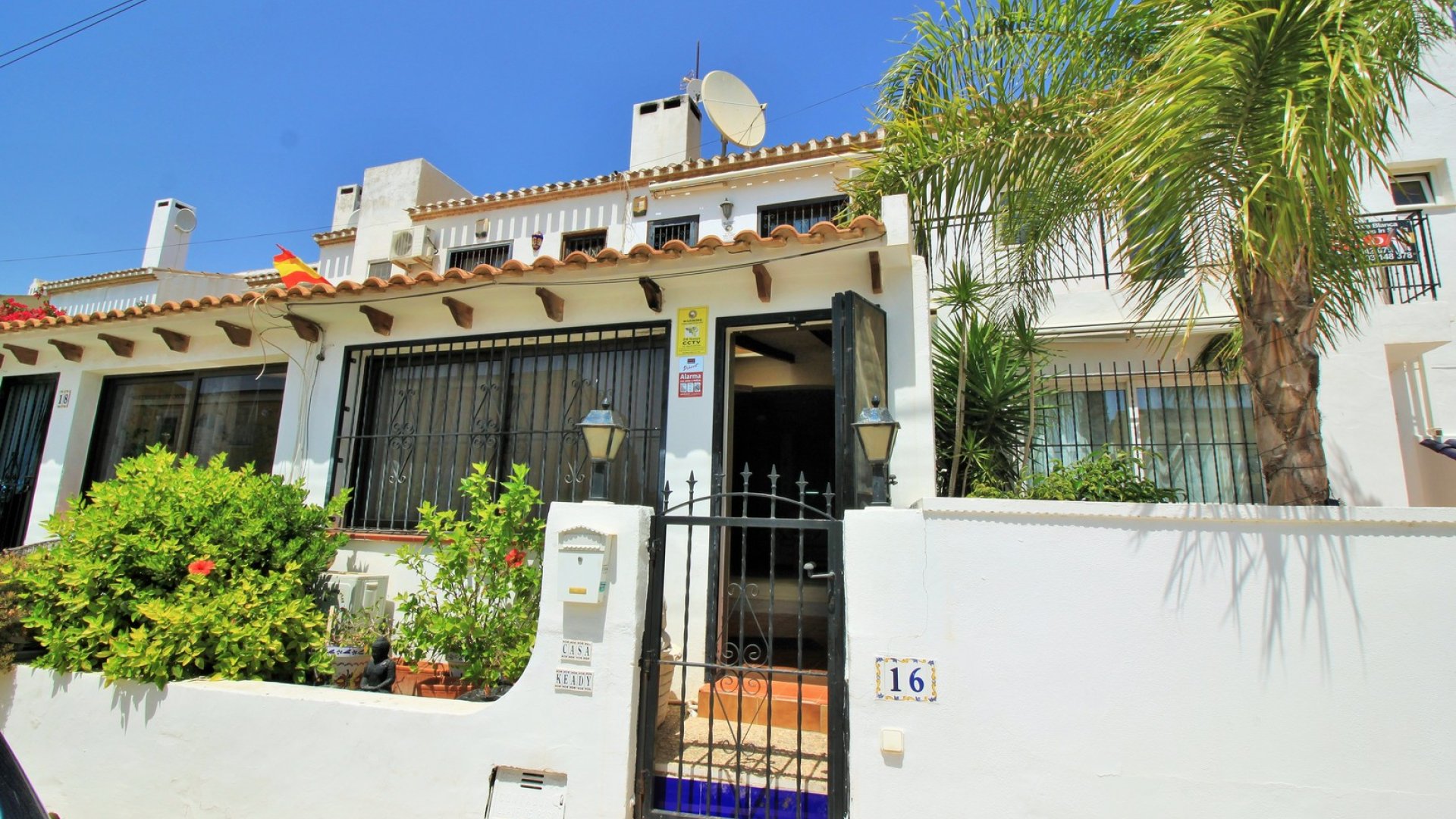 Resale - Townhouse -
Villamartín