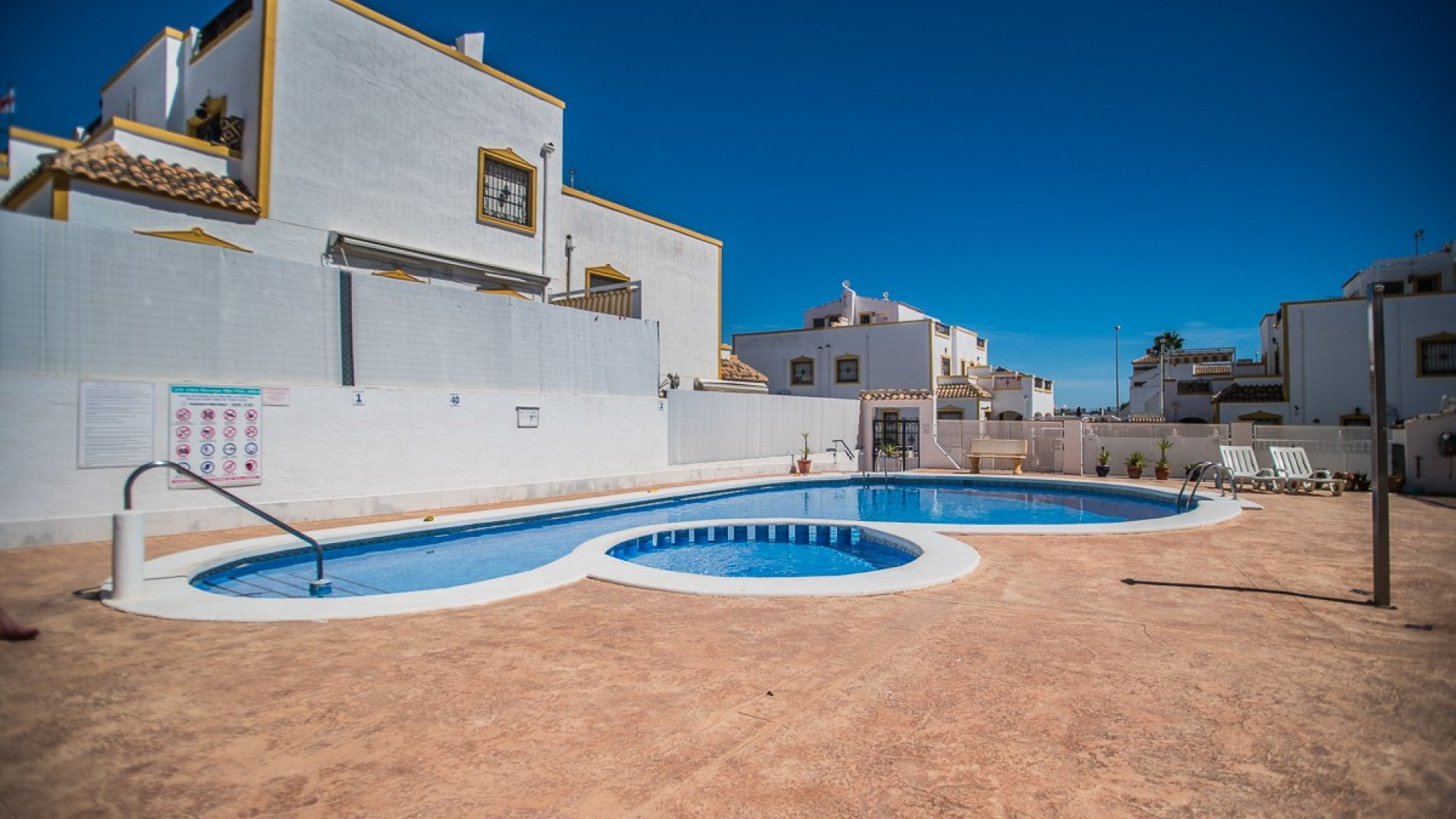 Resale - Townhouse -
Vistabella Golf - Entre Naranjos