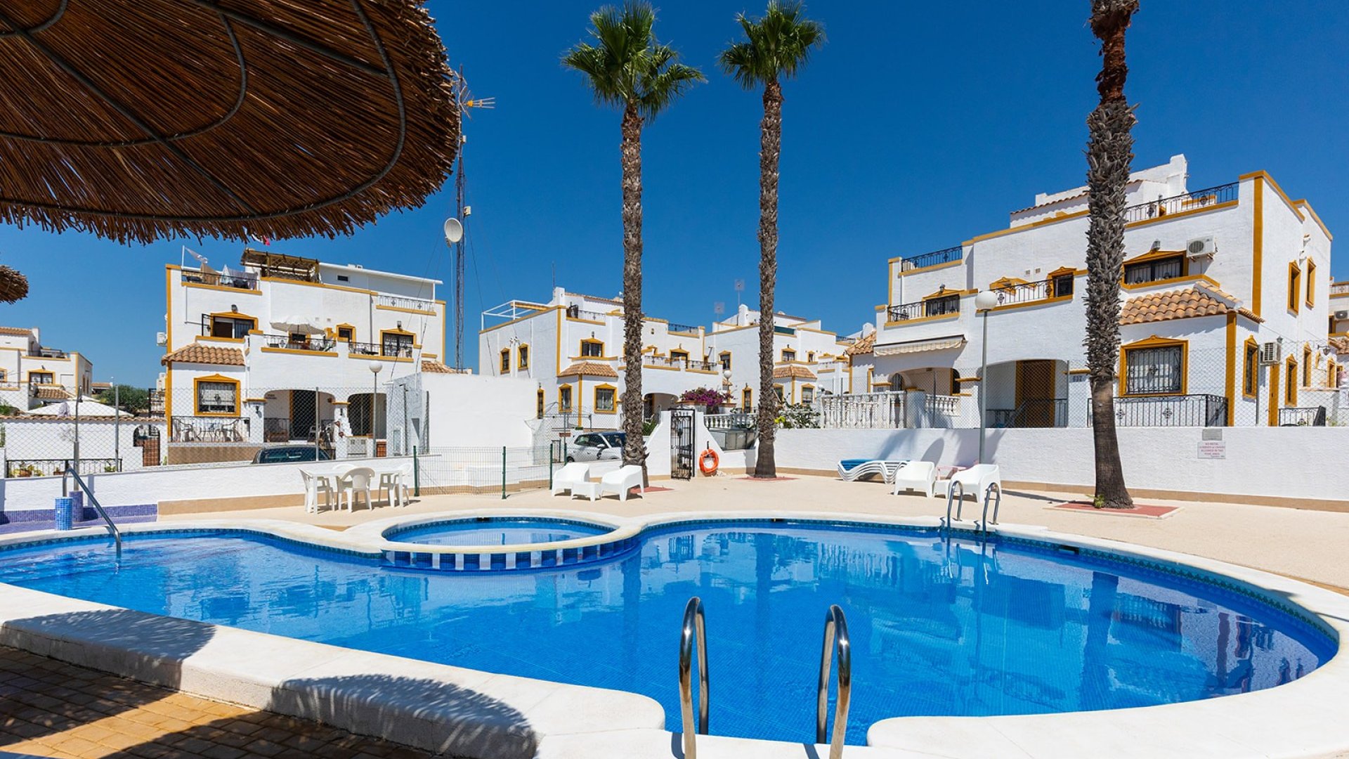 Resale - Townhouse -
Vistabella - Vistabella Golf