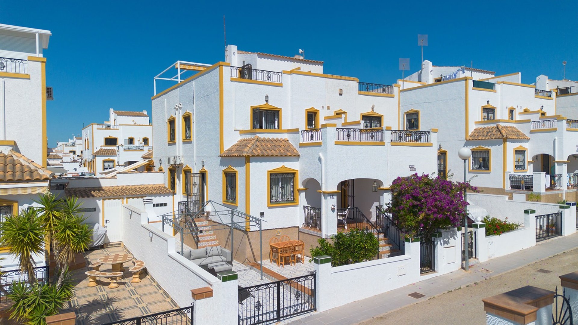 Resale - Townhouse -
Vistabella - Vistabella Golf