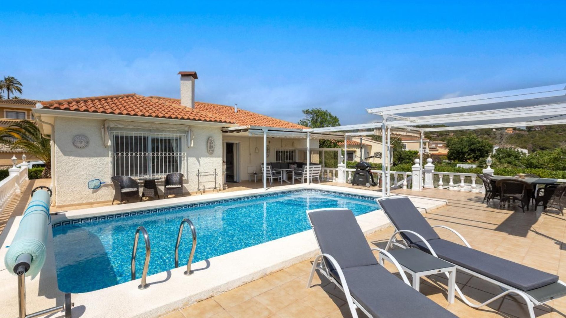 Resale - Villa -
Alfas del Pí