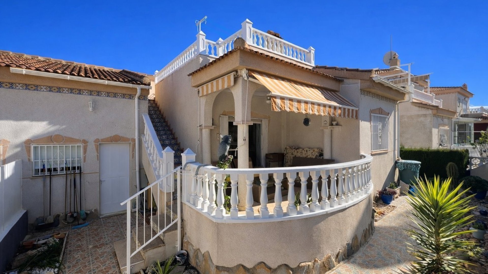 Resale - Villa -
Algorfa - La finca Golf