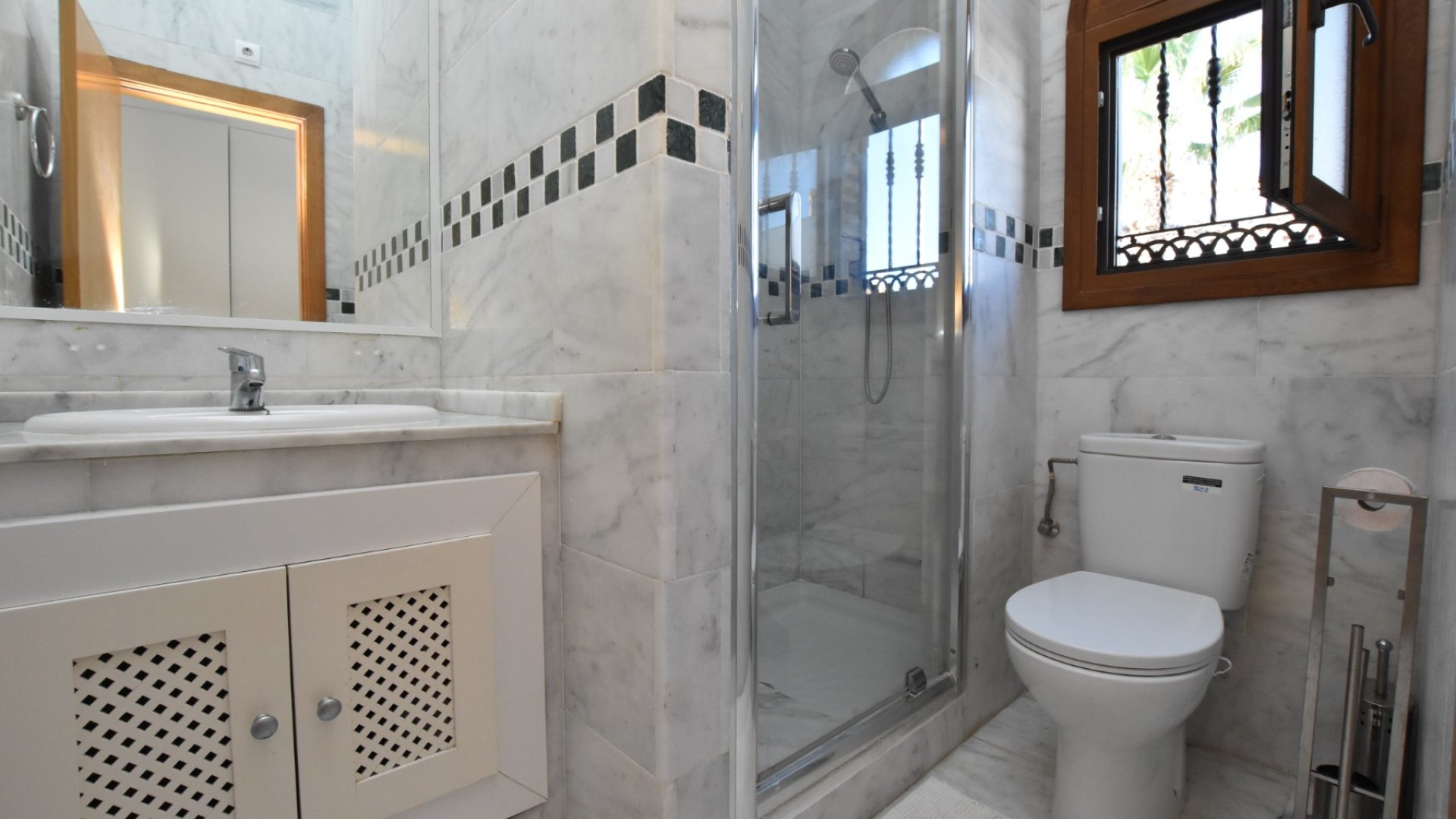 Resale - Villa -
Algorfa - La finca Golf