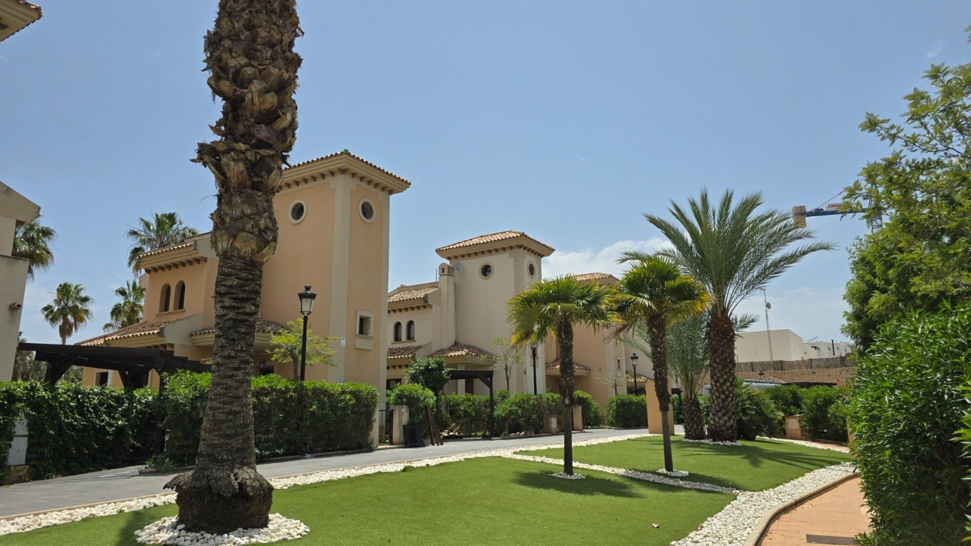 Resale - Villa -
Algorfa - La finca Golf