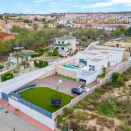 Resale - Villa -
Algorfa - Lomas de La Juliana