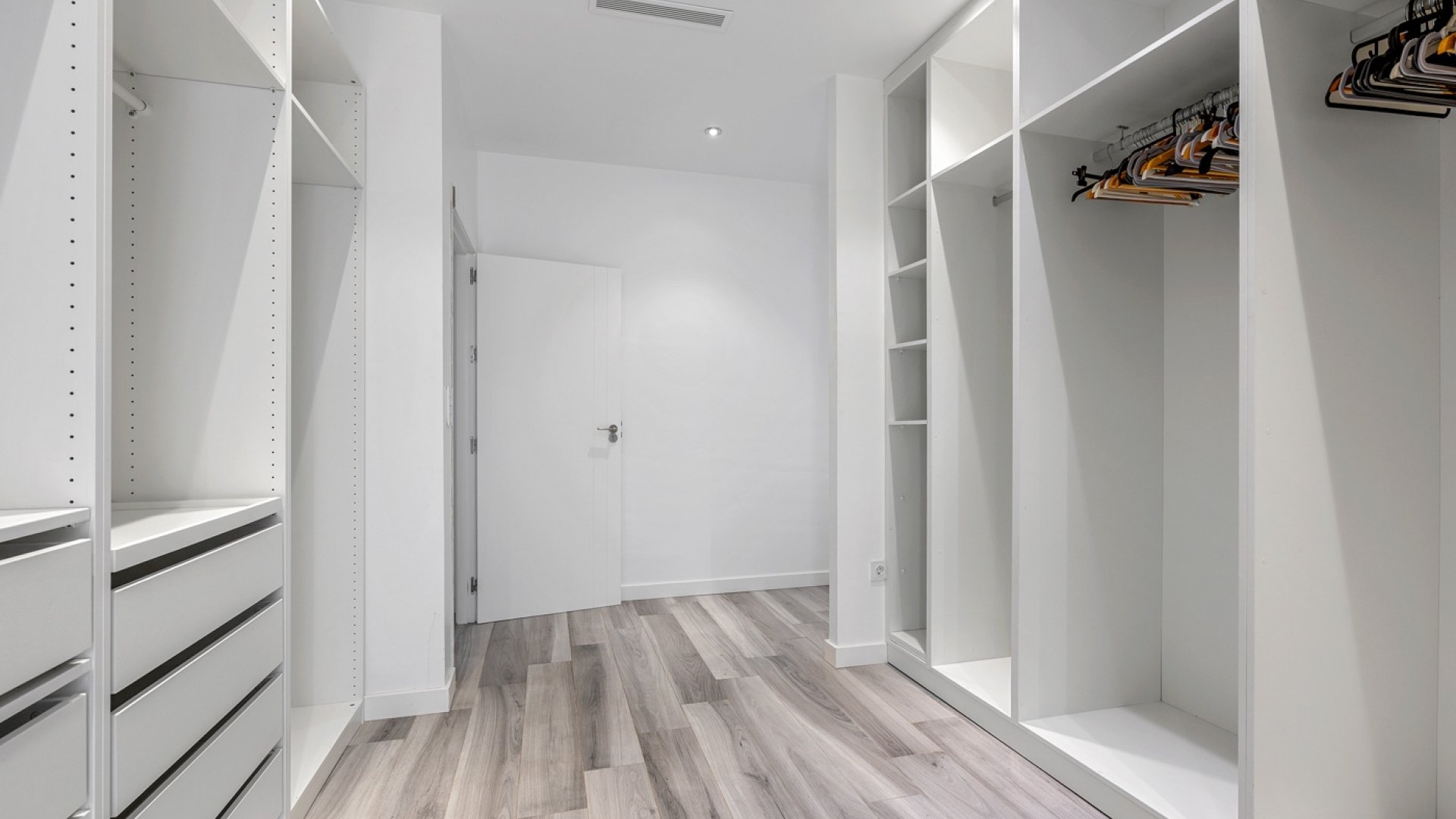 Resale - Villa -
Algorfa - Lomas de La Juliana