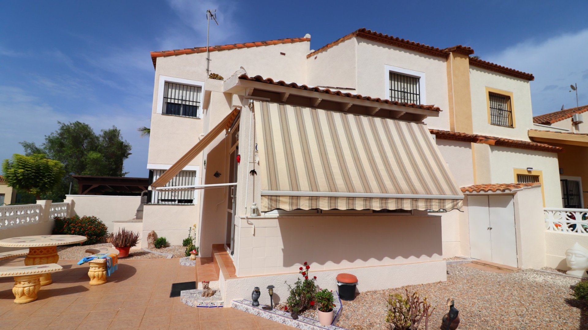 Resale - Villa -
Algorfa - Montebello